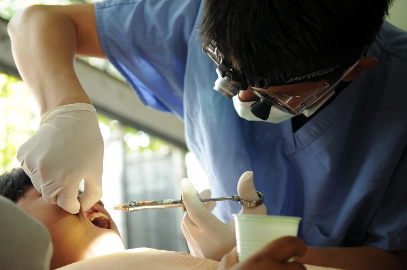 Ways of Looking for the Best Dental Clinic